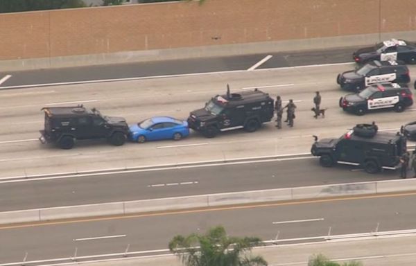 91 Freeway in Anaheim Hills reopens following hours-long SWAT standoff