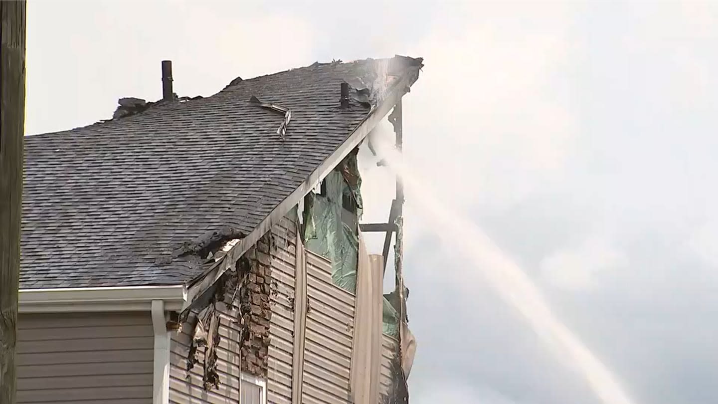 At least 1 dead, 6 injured after residents jump from burning apartment building in DeKalb County