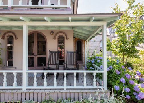 Step inside an iconic gingerbread cottage on Martha’s Vineyard, remade for today - The Boston Globe