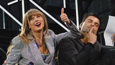 Bailarín de Taylor Swift sorprende por su parecido con Chayanne