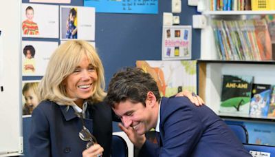 Brigitte Macron et Gabriel Attal complices lors de la visite d'une école primaire : toutes les photos