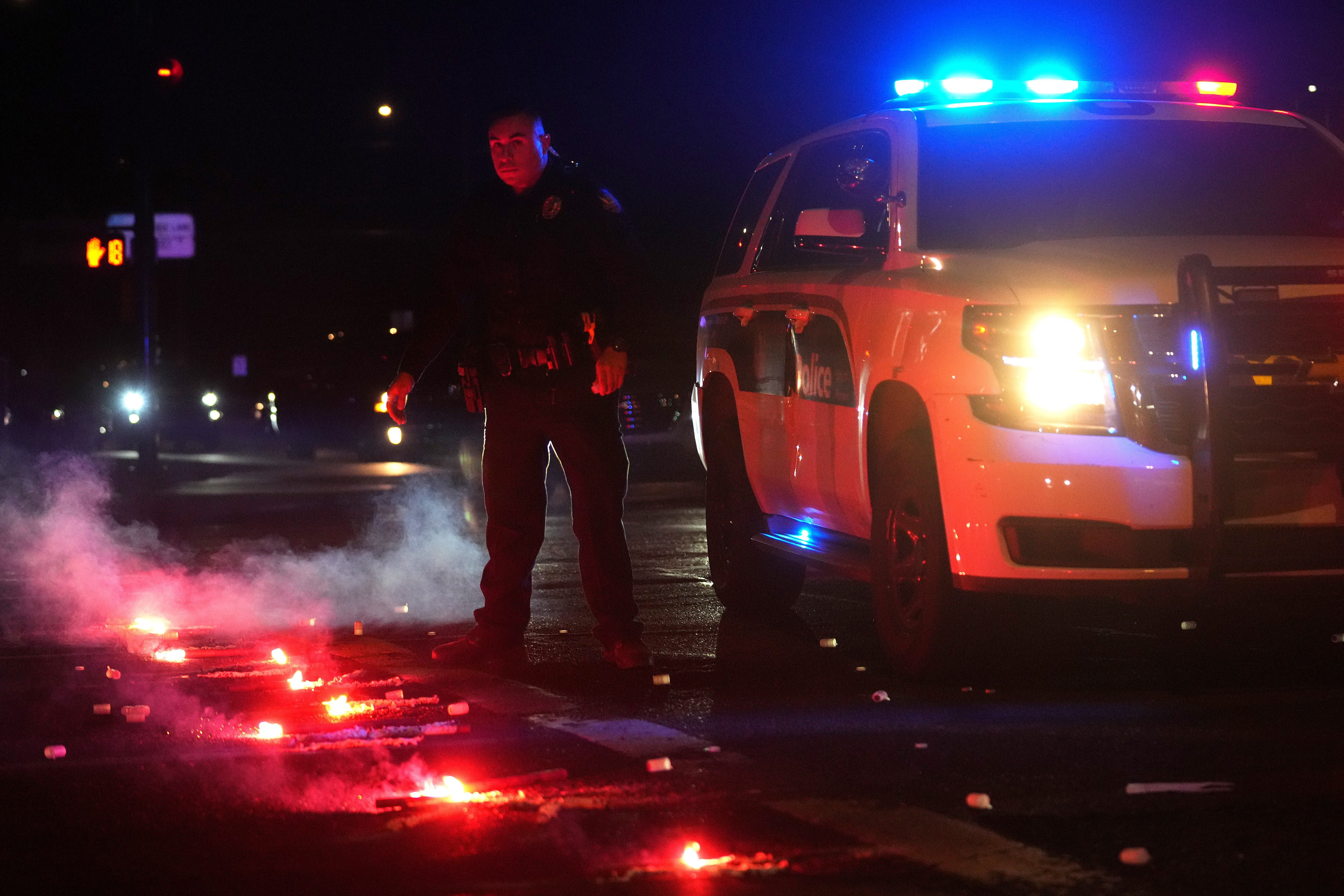 2 Phoenix officers shot, 1 in critical condition, police say; suspect in custody