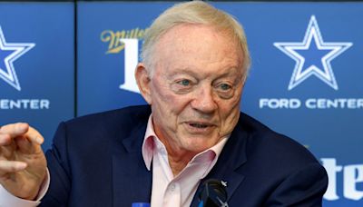 Cowboys fan shows anti-Jerry Jones sign on draft night after 'all-in' remarks