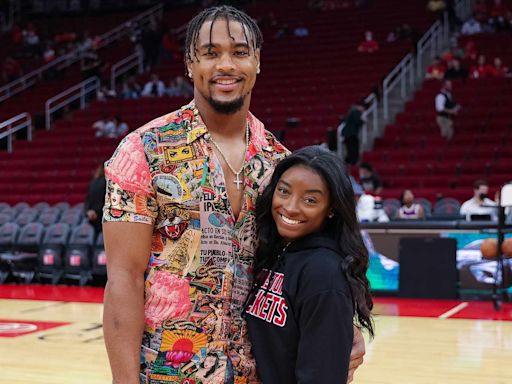 Simone Biles Posts Sweet Selfie of Husband Jonathan Owens Kissing Her Neck — See the Photo!