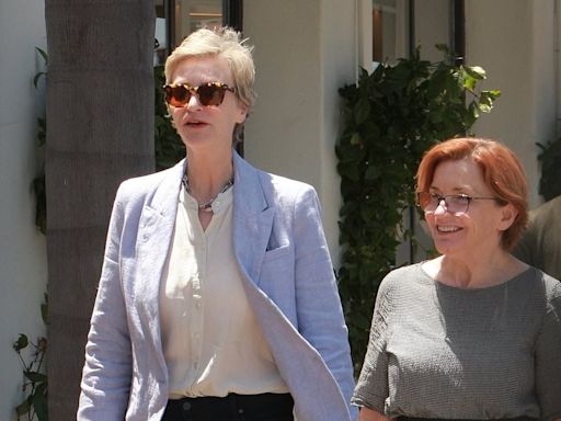 Jane Lynch and wife Jennifer Cheyne enjoy Montecito lunch date