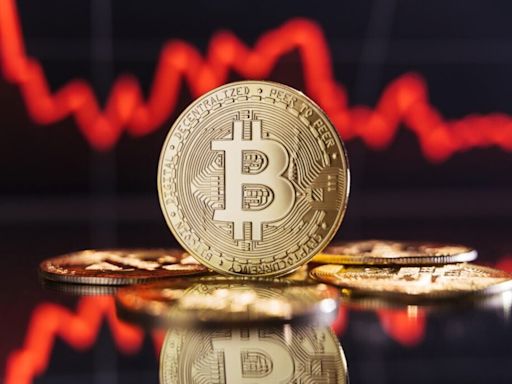 Peter Schiff Says Bitcoin ETF Buyers 'HODLing' Amid King Crypto's Plunge But Warns 'Much Larger Drop ... May Come As Soon...