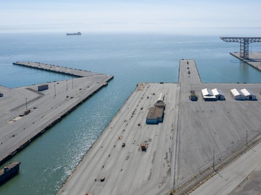 Navy faces lawsuit over stalled $1.2bn clean-up of San Francisco shipyard filled with radioactive waste