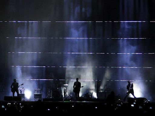 Interpol enciende las luces brillantes del Zócalo de la Ciudad de México