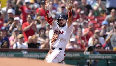 Duran’s RBI single lifts Red Sox past Brewers 2-1 in game that sees benches empty