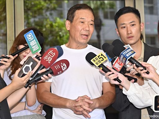 詹江村發文轟鍾小平「跟哈巴狗一樣」：不屑跟這種人為伍