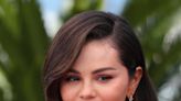 Selena Gomez Dug Up Her ‘90s-Inspired Headband to Celebrate the 4th of July – See Photos