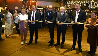 La inauguración del hotel Torre Melina, llena de rostros conocidos