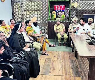 Cops meet school authorities to address traffic issues | Ludhiana News - Times of India