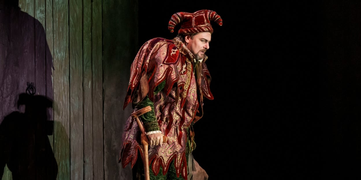 Photos: Lyric Opera of Chicago Presents Verdi's RIGOLETTO