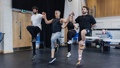 Photos: Les Dennis and More in Rehearsal For TWELFTH NIGHT at Shakespeare North