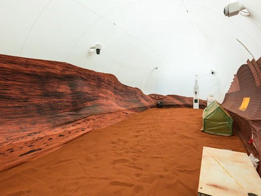 Crew Who Spent a Year in Simulated NASA Mars Base Say They Spent a Lot of Time Watching TV