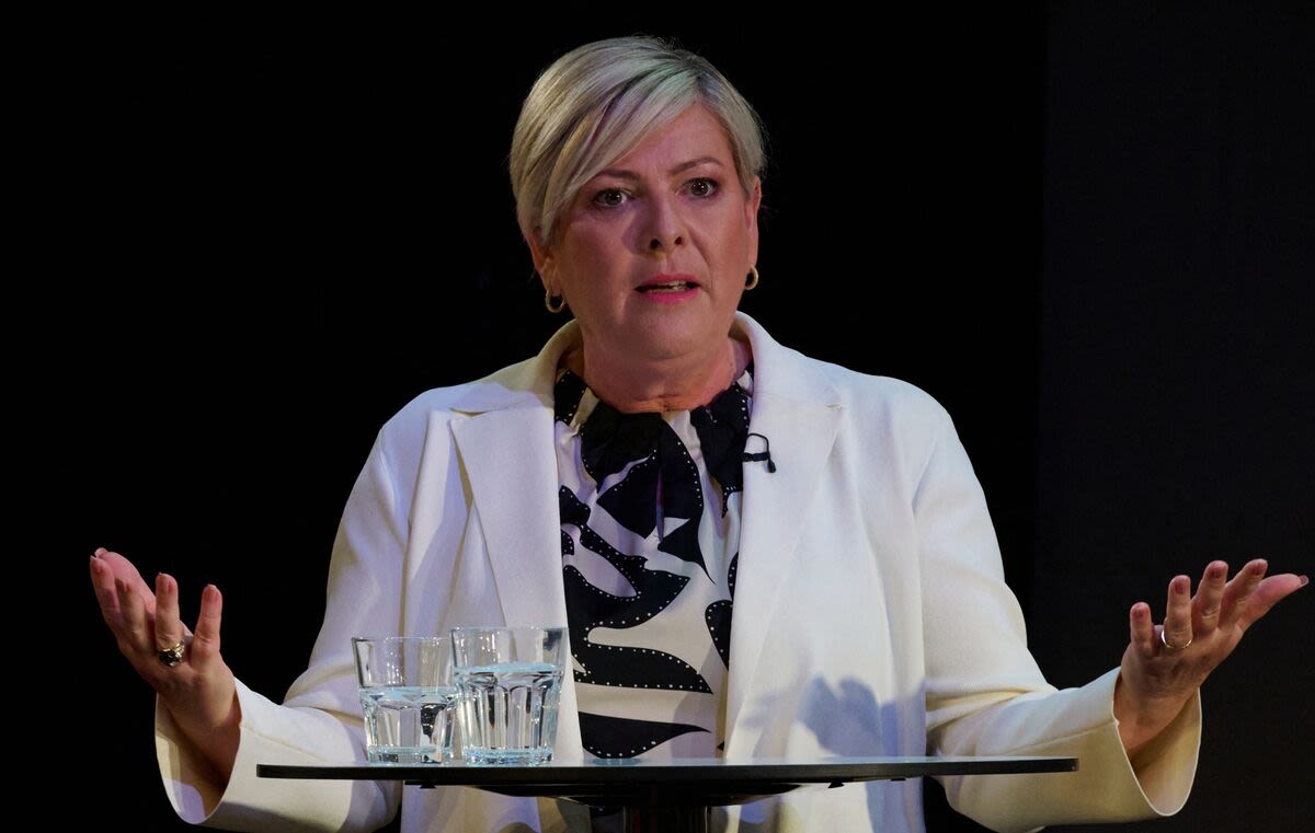 Iceland’s Presidential Race Sees Investor Tomasdottir in Lead