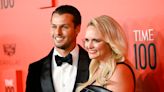 Miranda Lambert’s husband Brendan McLoughlin suffers wardrobe malfunction at awards show