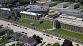 Mayor of Waupun says prison should stay open despite issues