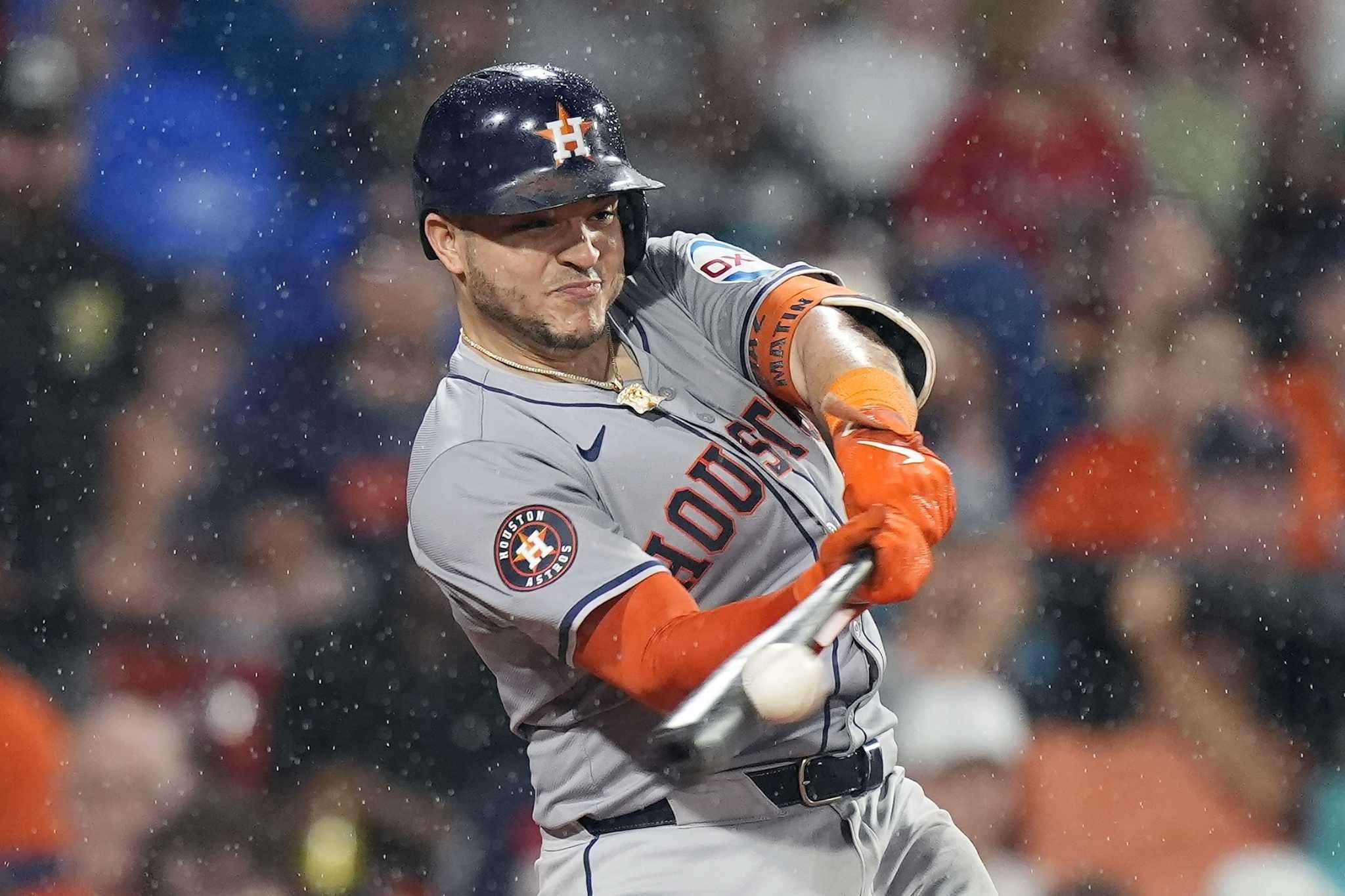 Altuve, Singleton and Peña fuel a 4-run 7th inning as the Astros beat the Red Sox 8-4