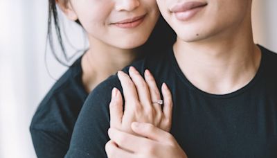 5 Tips to Buy An Engagement Ring Under $1,000 in Singapore