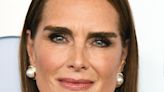 On connaît (enfin) le secret de Brooke Shields pour des sourcils fournis