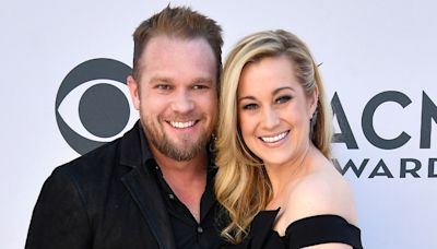 Kellie Pickler Returns to Stage for First Performance Since Husband Kyle Jacobs' Death - E! Online