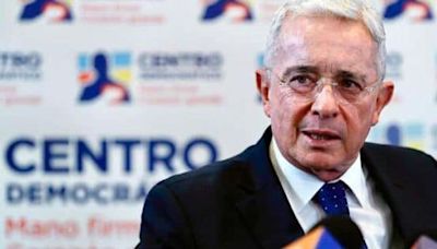 Expresidente Álvaro Uribe irá a juicio