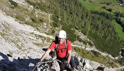 Avid mountain climber scales the Dolomite Mountains following knee replacement surgery