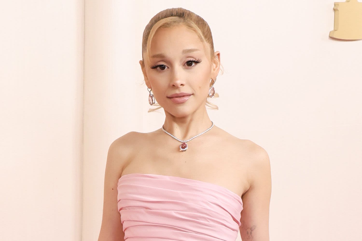 Ariana Grande Once Told a Young Fan Her Dream Dinner Date Would Be with Jeffrey Dahmer: 'I Have Questions'