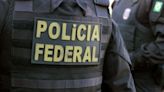 Ex-prefeito de Duque de Caxias é alvo da PF em operação contra fraude em cartão de vacinação de Bolsonaro
