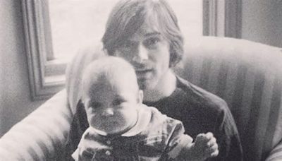 30 anni dalla morte di Kurt Cobain, la figlia Frances Bean: «Vorrei averlo potuto conoscere»