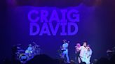 Review: In jam-packed Chicago Theatre concert, Craig David picks up where he left off