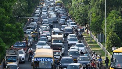 Noida: Work starts for extra lane near Film City over traffic woes