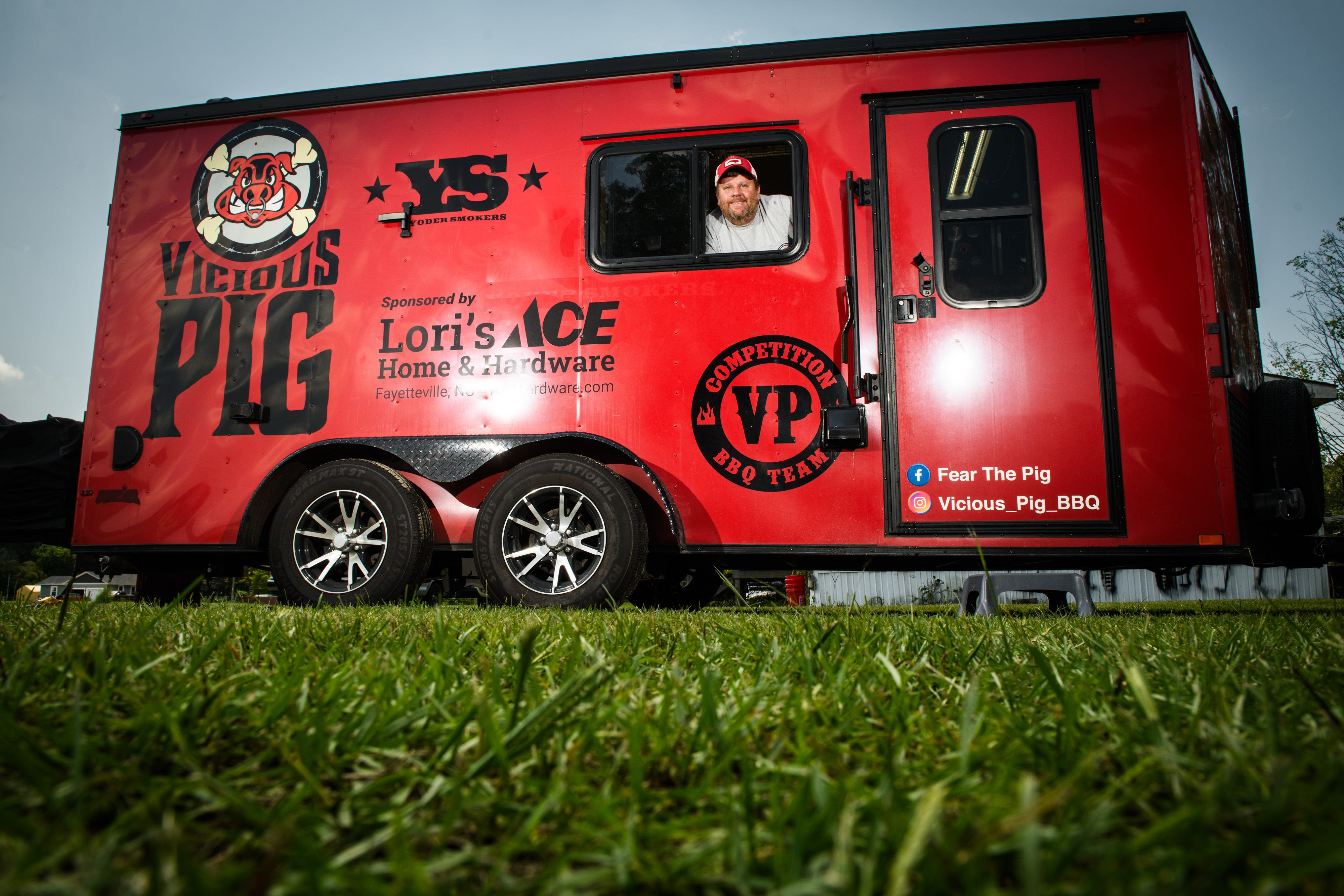 Barbecue buffs swarm this Fayetteville food truck wherever it goes