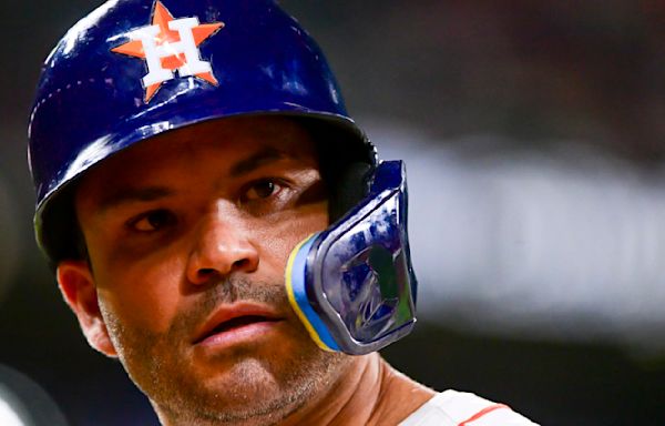 Ump show: Jose Altuve throws a tantrum after Astros get screwed over on foul ball