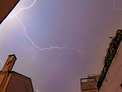 Orages et canicule : Météo-France étend ses vigilances orange, l'alerte persiste pour mercredi