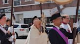 Nearly 5,000 brave heat for largest Eucharistic procession in Denver history