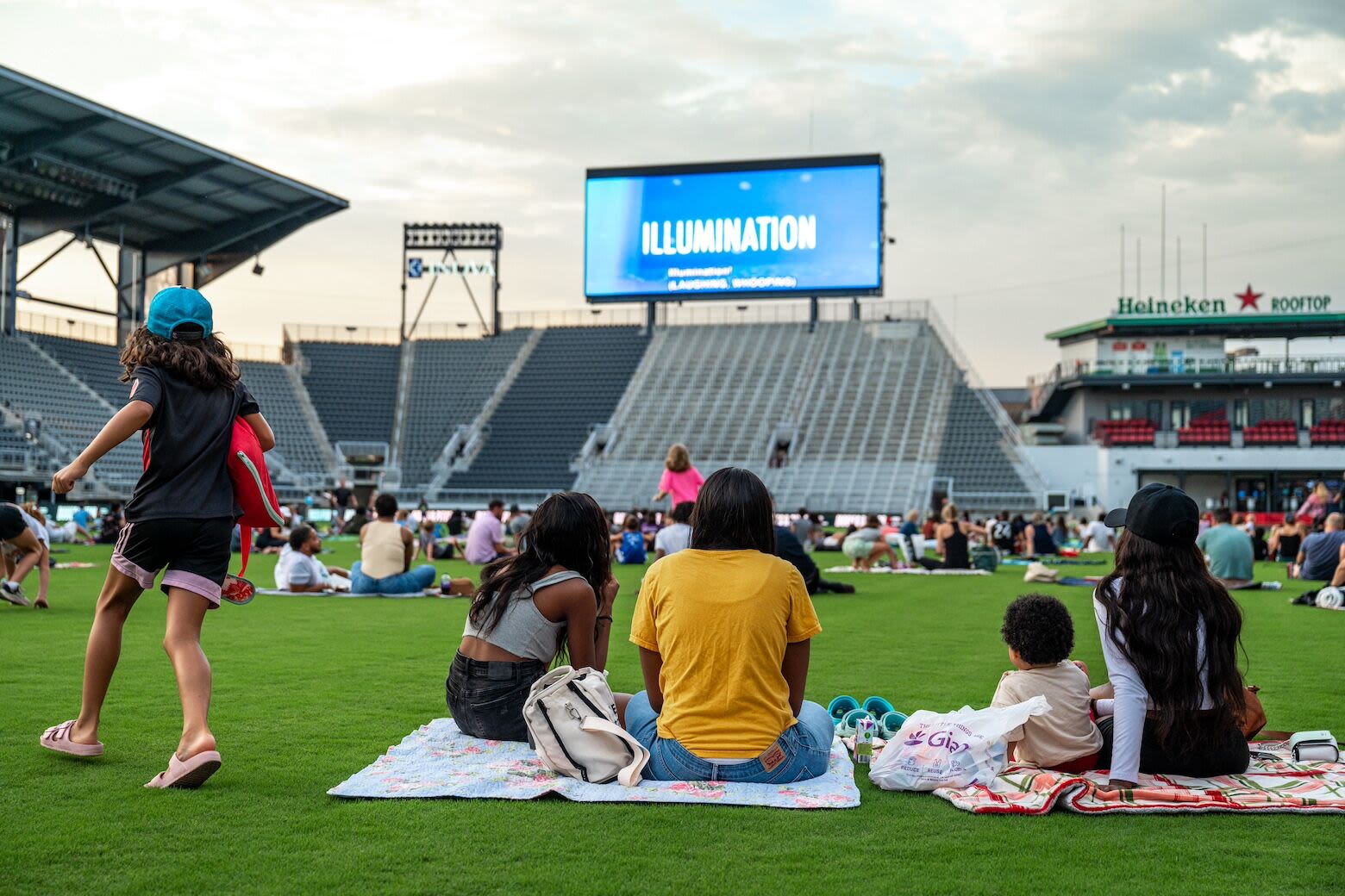 From ‘Barbie’ to ‘Little Mermaid,’ Capitol Riverfront hosts third annual ‘Movies on the Pitch’ at Audi Field - WTOP News