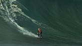 Ola gigante de récord en Nazaré para el surfista ciego Matt Formston
