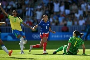 Swanson strike hands USA Olympic women’s football gold against Brazil | FOX 28 Spokane