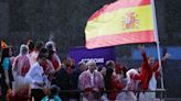 París da el pistoletazo de salida a sus Juegos Olímpicos con una original ceremonia un tanto deslucida por la lluvia