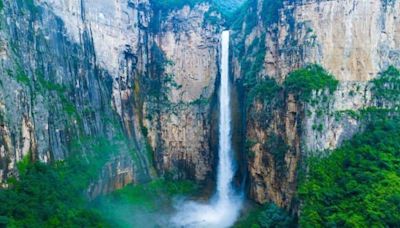 Cachoeira mais famosa da China viraliza após turistas descobrirem que atração é abastecida por tubulações