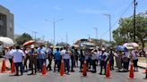 Maestros cierran circulación de avenida Itzaes en Mérida; amenazan con bloquear el aeropuerto