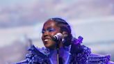 Lauryn Hill defends famous lateness to her own concerts: ‘Y’all lucky I make it on this stage every night’