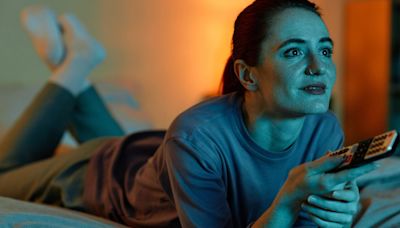 How binge-watching and cliffhangers affect your mind and sleep