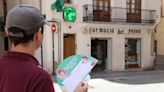 Las farmacias de la Comunitat Valenciana repartirán 118.000 abanicos para combatir las olas de calor con la campaña “Actúa con dos dedos de frente”