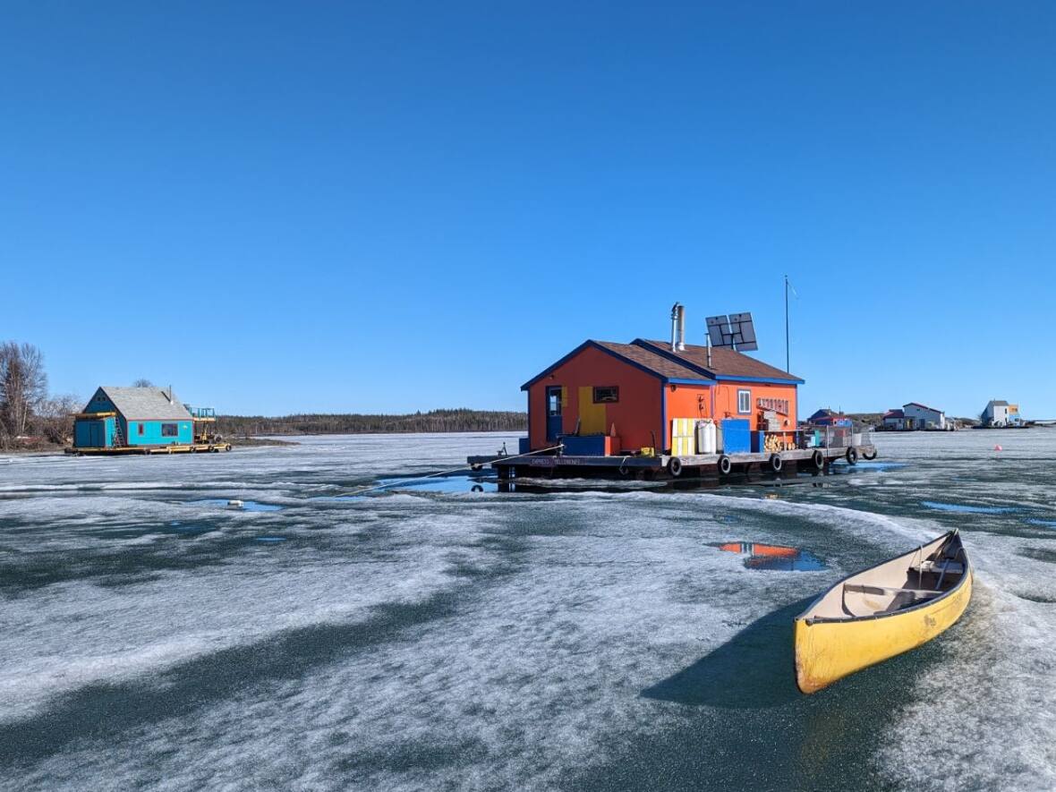Water in N.W.T.'s Great Slave Lake is now so low, some houseboats won't float