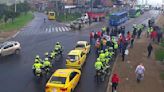 Taxistas y Alcaldía se reunirán para definir cese al paro en Bogotá