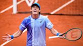 Sabalenka powers into the French Open quarterfinals, De Minaur beats Medvedev